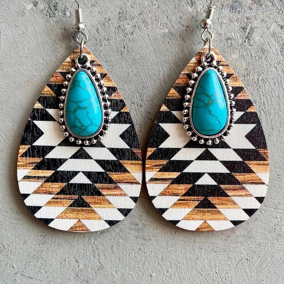 Miss Glam Co. Jewelry - Western Fashion Turquoise Earrings